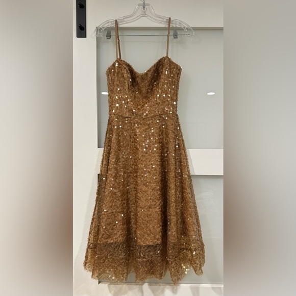 Dress the Population Dresses & Skirts - Dress the Population butterscotch color dress